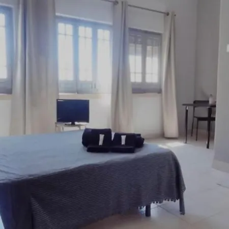 Pearl Hostel *