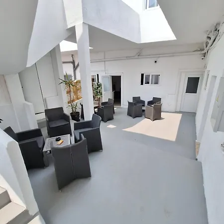 旅馆 Pearl 波尔蒂芒