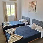 Pearl Hostel *